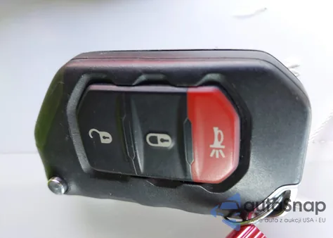 2018 Jeep Wrangler Unlimited Sahara 4X4 из США, поврежденный, VIN 1C4HJXEG8JW246548